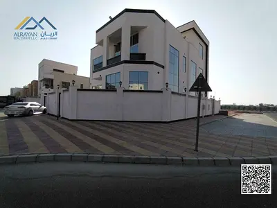 For luxury, a corner address on two streets opposite the roundabout, including a lift and central air conditioning