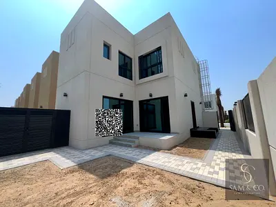 Corner Townhouse - 3 Bedrooms - Near the Visitor's Parking