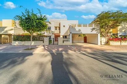 MOTIVATED SELLER | PARK FACING | LARGE LAYOUT