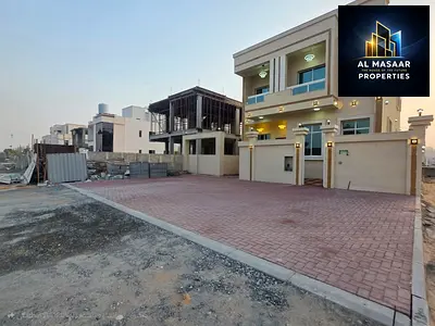 بسعر لقطه و شامل رسوم التسجيل تملك فيلا رائعة في عجمان اول ساكن تملك حر تشطيب شخصي مع ديكورات فاخرة ارتداد كبير امام الفيلا علي شارع رئيسي