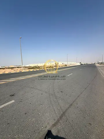 للبيع ارض تجارية مميزة في روضة القرط  15,460 قدم  تصريح تجاري ارضي وطابقين  موقع مميز جدا على شارع 24