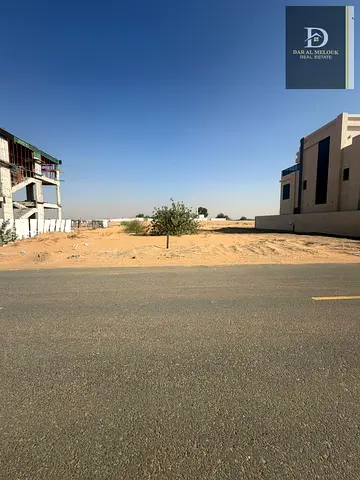 للبيع فى الشارقة   منطقة بساتين الزبير   أرض سكنية موقع مميز   قريبه جدا من جميع الخدمات   تملك حر لجميع الجنسيات العربية