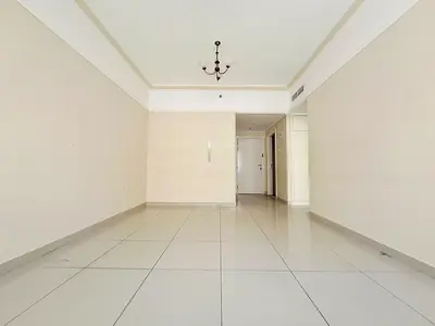 شقة فاخرة بغرفة نوم واحدة // مع موقف سيارات // غرفة نوم رئيسية // خزائن ملابس // تكييف مركزي // موقع مميز // جاهزة للسكن // للعائلات