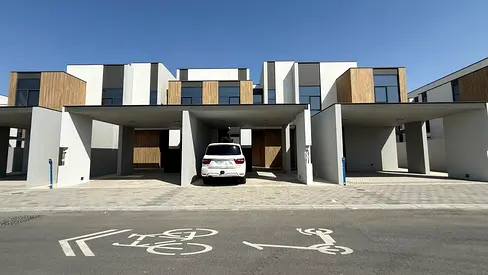 3BR Townhouse | Prime Location | Ready to Move