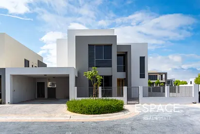 Prime Location - Close to Pool - Single Row