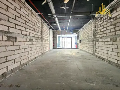 PRIME LOCATION // MAIN STREET SHOP // SHELL AND CORE