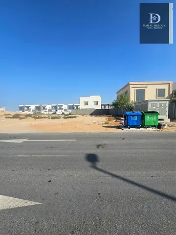 للبيع فى الشارقه   منطقه حوشى ( ضاحيه البديع )   ارض سكنيه   مساحه : 10000 قدم   تصريح : ارضى + 1   تملك حر لجميع الجنسيات العربيه   على شارع 18 متر