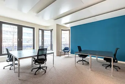 Move into ready-to-use open office space for rent for 15 persons in Dubai, Deira City Center