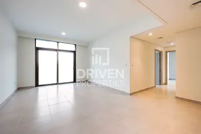 Elegant Apt | Lake and Pool Views | Vibrant Area