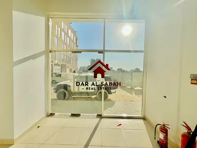 Ready to move | deposit cash | good location for business !