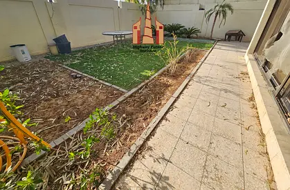 5 Bed room Hall Majlis Maids room wardrobe store room laundry room parking gardan 140k