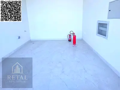محل للايجار فى بناية جديدة اول استخدام بسعر جيد .
