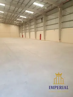 Spacious Warehouse for Rent in Umm Al Thuoob