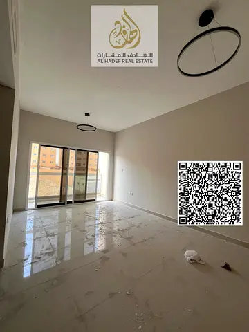 غرفتين وصاله مع بالكون ثلاث حمام تشطيب حديث جدا تصميم عصرى