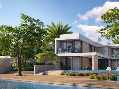 Waterfront Location - Luxury Coral Villa - Private Elevator