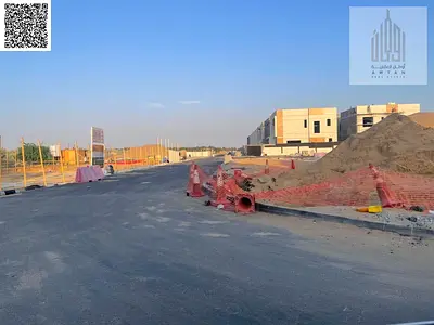 للبيع ارض سكني فلل منطقة الزاهية  تملك حر لجميع الجنسيات  مساحة الارض 3014 قدم مربع  سعر 690000 شامل رسوم التسجيل  قريب شارع الشيخ محمد بن زايد وشارع