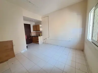 Separate kitchen studio just in 19k ready to move