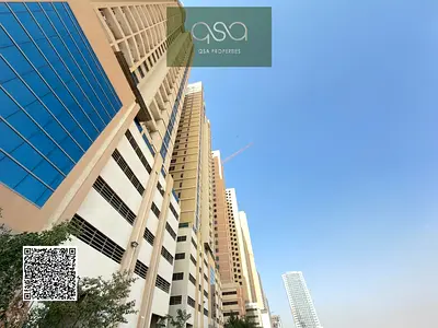 اغتنم فرصة التملك شقة فاخرة إعادة بيع بابراج مدينة الإمارات بإطلالة مفتوحة على المدينة ومجتمع أزهى الجديد فرصة استثمارية | 3 غرف وصالة مع بلكونة مع ال