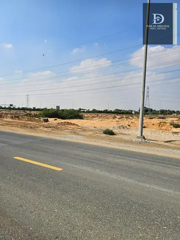 ( تملك حر )اشتري ارض في الصجعة الصناعية الحنو بالشارقة