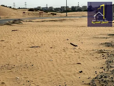 للبيع قطعة أرض سكنية في منطقة الحوشي – الشارقة  قطعة أرض مميزة بموقع زاوية على شارعين، مناسبة لبناء فيلا سكنية بموقع هادئ ومطلوب.