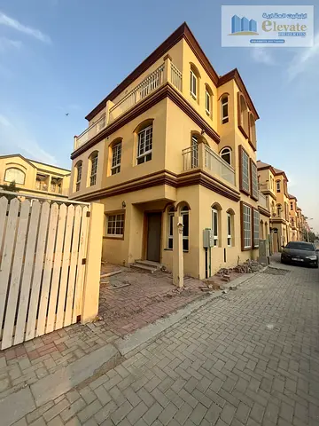 فيلا تاون هاوس مذهلة مكونة من غرفتي نوم للبيع