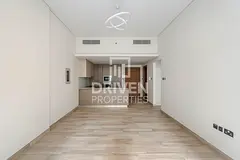 Spacious Unit | Ground Floor | Community View