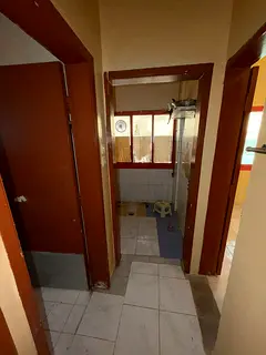 LOW PRICE 2BHK WINDOW AC/GAS &amp; OPAN HALL GROUND FLOOR AVAILABLE &amp;JUST IN 25K*