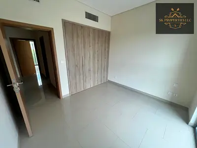 🏡 فيلا فاخرة للإيجار في منطقة الليلك، الزاهية – 120,900 درهم إماراتي (شيك واحد) 🌟