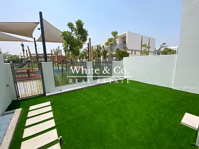 Landscaped | Pool Backing | Single Row