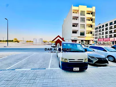 Prime location/On the Road building/Front of community