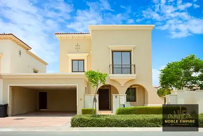 Corner 5 BR and Maid Villa Near to Swimming Pool