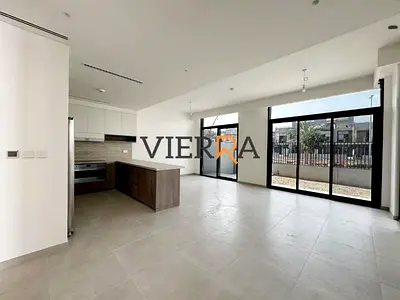 منزل تاون هاوس جديد كلياً | عصري بأربع غرف نوم | مجمع سكني عائلي مميز