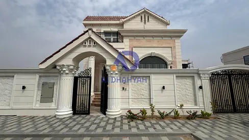 للبيع فيلا رائعه 4 غرف ماستر واجهه حجريه مميزه  - تلال