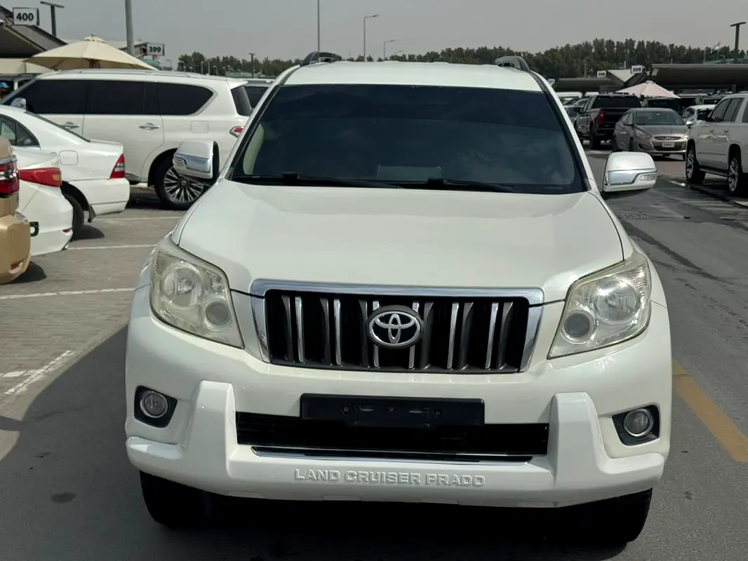 Toyota Prado 2013 — photo 1 of 10