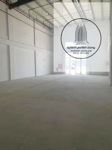 للايجار شوروم مساحة 2500 قدم كهرباء 40 كيلو
