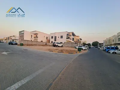 للبيع ارض سكني مميزه زاويه شارعين قريبه من شارع الشيخ محمد بن زايد وقريبه المسجد وجميع الخدمات