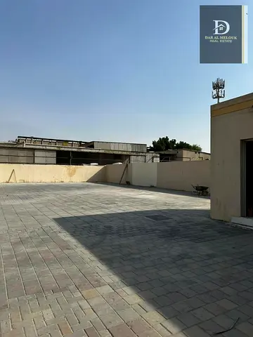 🚀 موقع استثماري مميز في الصناعية 11 – أرض كبيرة مع مكتب وخدمات