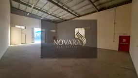 Fully equipped back warehouses for annual rent – ​​a rare industrial opportunity in Umm Al Thu