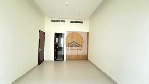 BRAND NEW 4BHK COMPOUND VILLAHA 260K IN 4 CHEQUES WITH KITCHEN APPLICANCES