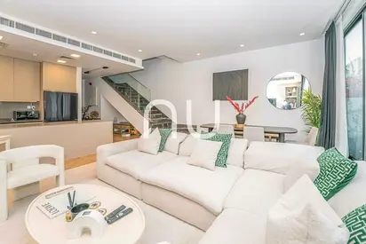 Upgraded | 4 Bedroom Townhouse | Close to amenities