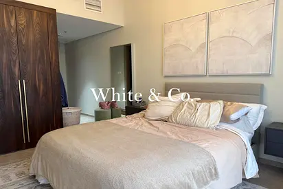 Top Floor | Directly on Metro | Tenanted