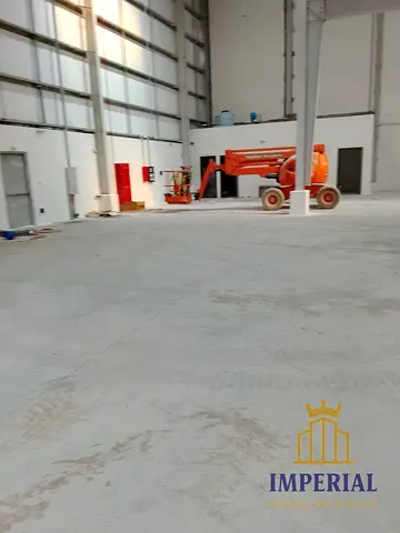 مستودع للإيجار السنوي في أم الثعوب ام القيوين