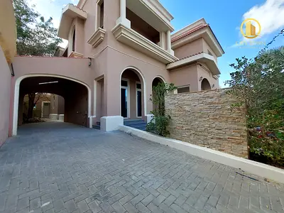 Luxury 5 bedroom double story villa with all master room& baby room/ lawn/garden & covered parking area