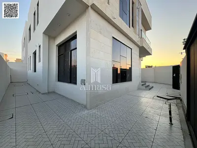 فيلا عائلية مميزة للبيع في الياسمين