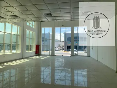 معرض للإيجار في المنطقة الصناعية 18مساحه 2200قدم