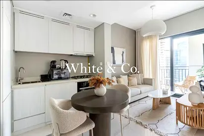 Compact 1 Bed close to the metro