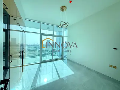 Stunning 2 BD | Prime Location | Skyline Views