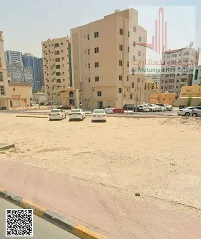 للبيع بعحجمان ارض سكنى تجارى بمنطقة النخيل 2 موقع ممتاز الارض بها اطلالة على الكورنيش مساحة 4219 قدم تصريح ارضى + 4  مطلوب 2 مليون و 300 الف