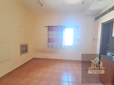 Ready to move apartment available prime location near safari Mall
