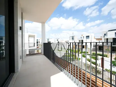 Amazing location Ready to move in Brand new